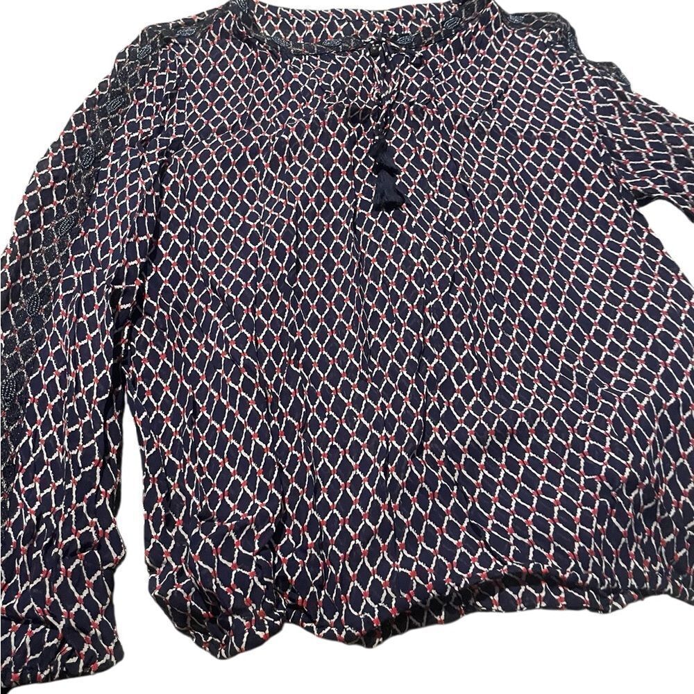 Chicos size large (2) Navy and White Geometric Women's Top like new